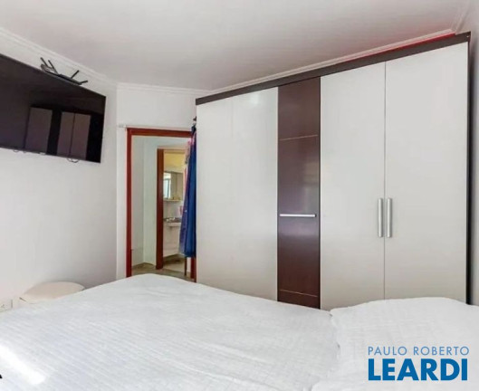 Imagem Sobrado com 4 Quartos à Venda, 254 m² em Vila Gilda - Santo André