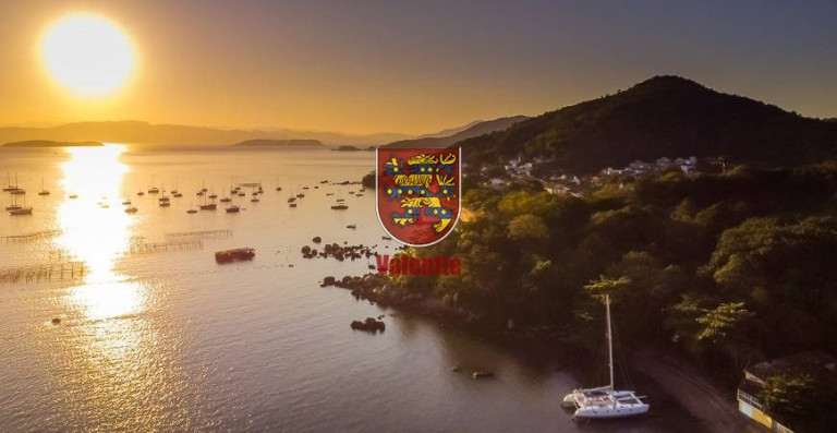 Apartamento com 3 Quartos à Venda, 208 m² em Cacupé - Florianópolis