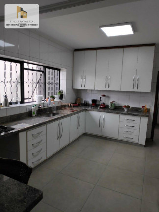 Imagem Sobrado com 4 Quartos à Venda ou Locação, 360 m² em Araraquara