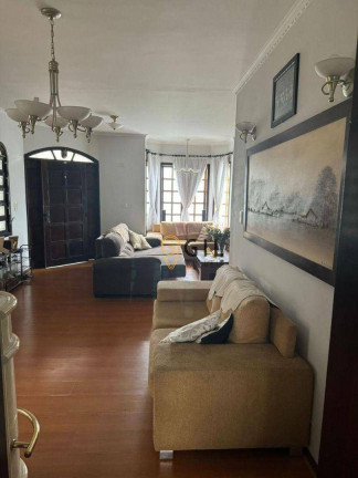 Imagem Sobrado com 6 Quartos para Alugar, 237 m² em Vila Zezé - Jacareí