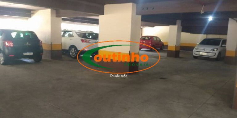 Imagem Apartamento com 3 Quartos à Venda, 144 m² em Tijuca - Rio De Janeiro Imagem Apartamento com 3 Quartos à Venda, 144 m² em Tijuca - Rio De Janeiro