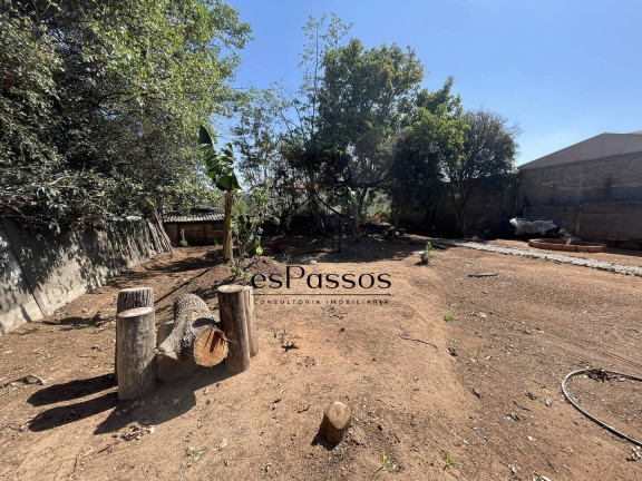 Imagem Casa com 3 Quartos à Venda, 910 m² em Centro - Florestal
