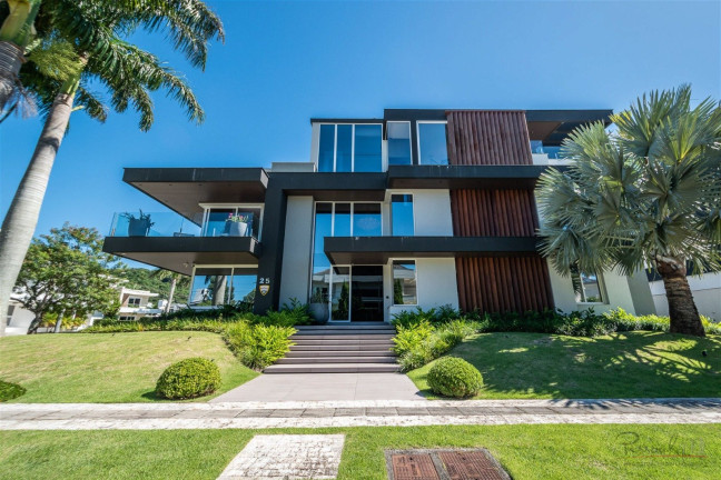 Imagem Casa com 7 Quartos à Venda, 780 m² em Jurerê Internacional - Florianópolis Imagem Casa com 7 Quartos à Venda, 780 m² em Jurerê Internacional - Florianópolis