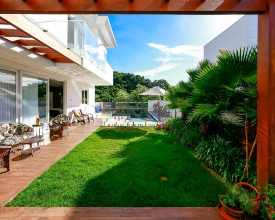 Imagem Casa com 4 Quartos à Venda, em Córrego Grande - Florianópolis Imagem Casa com 4 Quartos à Venda, em Córrego Grande - Florianópolis