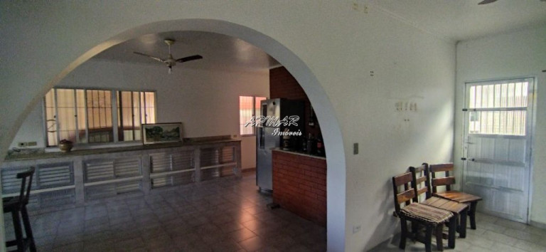 Imagem Casa com 4 Quartos para Alugar, em Solemar - Praia Grande Imagem Casa com 4 Quartos para Alugar, em Solemar - Praia Grande