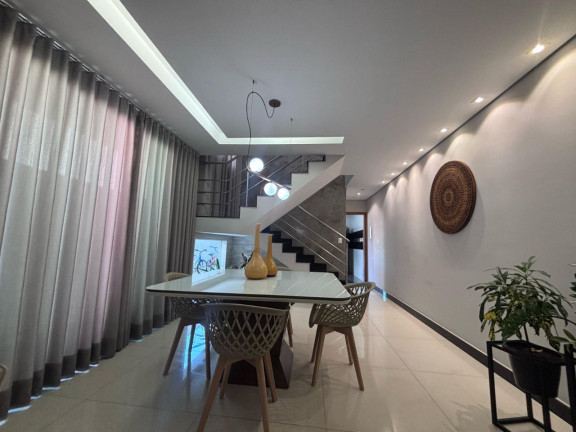 Imagem Casa com 3 Quartos à Venda, 275 m² em Cabral - Contagem Imagem Casa com 3 Quartos à Venda, 275 m² em Cabral - Contagem