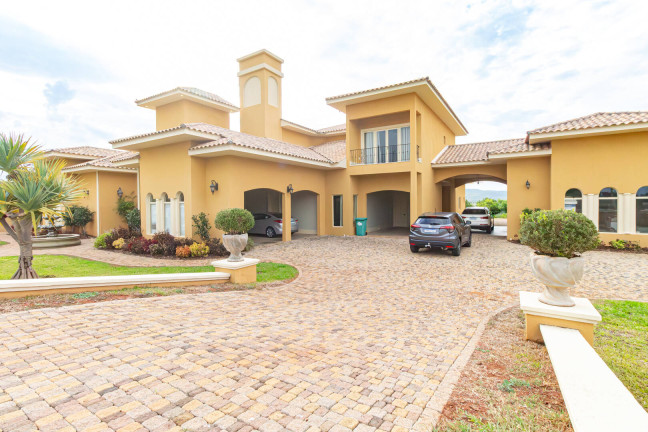 Casa com 5 Quartos à Venda, 4.000 m² em Hidrolândia