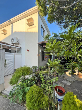 Casa de Condomínio com 3 Quartos à Venda, 190 m² em Colina De Laranjeiras - Serra