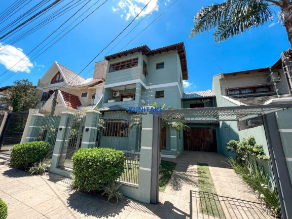 Casa com 3 Quartos à Venda, 210 m² em Moinhos De Vento - Canoas
