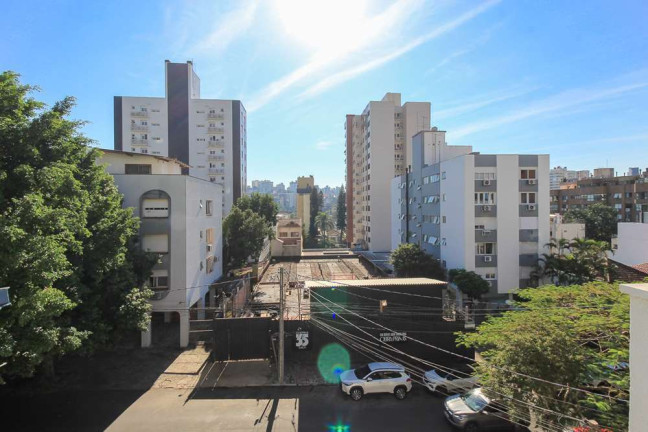 Imagem Imóvel com 2 Quartos à Venda,  em Petrópolis - Porto Alegre