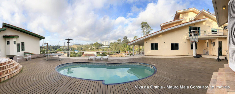 Casa com 5 Quartos à Venda, 1.200 m² em Petit Village - Cotia
