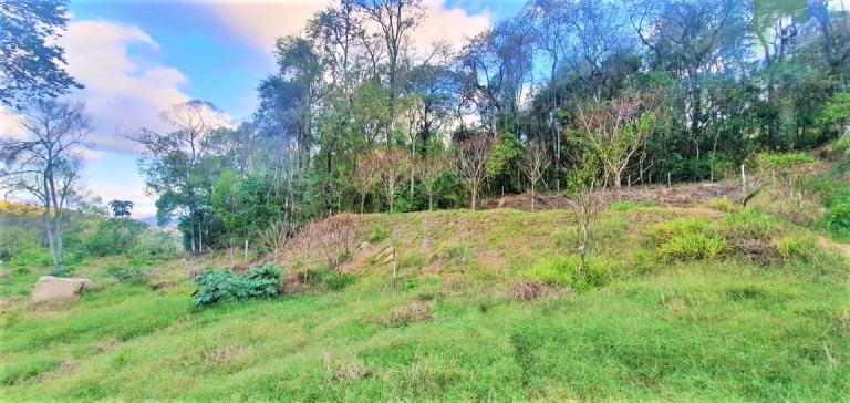 Terreno à Venda, 2.557 m² em Jardim Copacabana - Jundiaí
