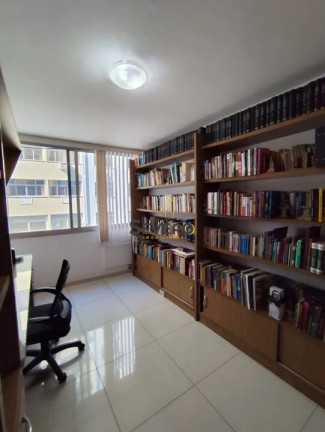 Imagem Apartamento com 4 Quartos à Venda, 243 m² em Icaraí - Niterói