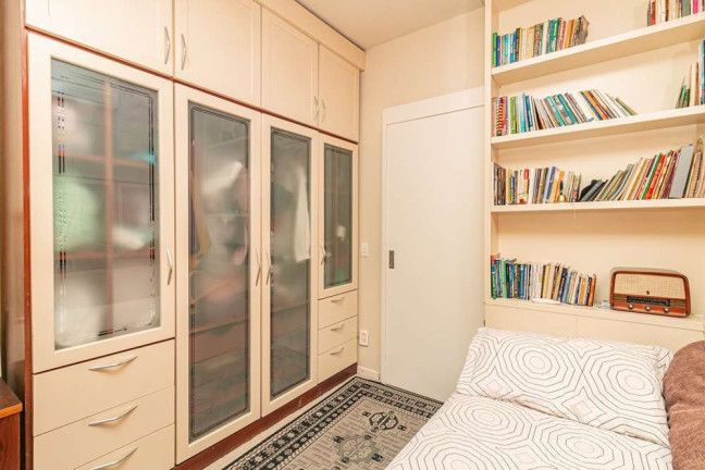 Imagem Imóvel com 3 Quartos à Venda,  em Petrópolis - Porto Alegre