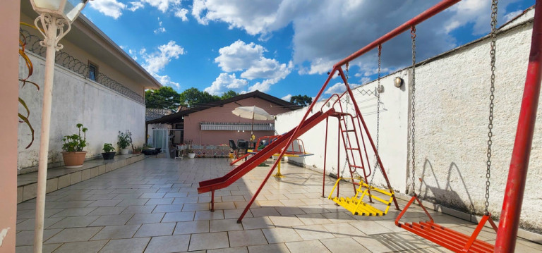 Imagem Casa com 3 Quartos à Venda, 250 m² em Uberaba - Curitiba
