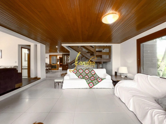 Imagem Sobrado com 4 Quartos à Venda, 350 m² em Centro - Xangri-la