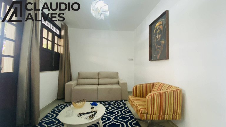 Imagem Casa com 4 Quartos à Venda, 200 m² em Capuchinhos - Feira De Santana