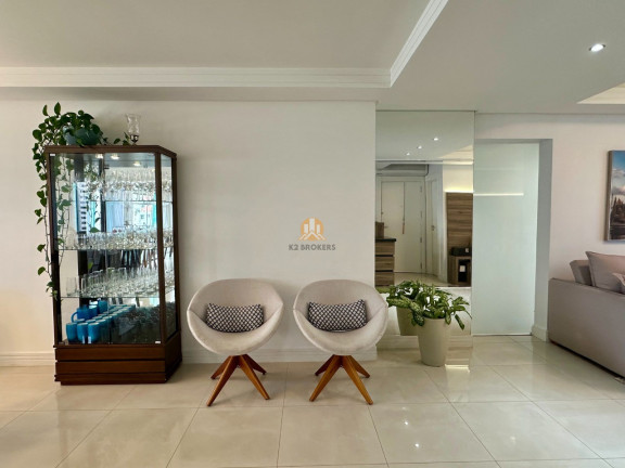 Imagem Imóvel com 3 Quartos à Venda, 121 m² em Centro - Balneário Camboriú