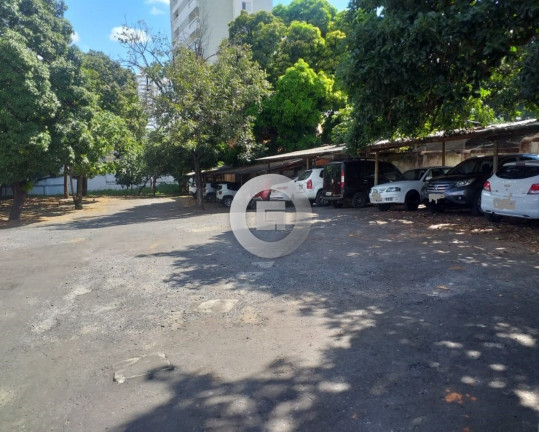 Terreno à Venda, 2.694 m² em Centro - Montes Claros