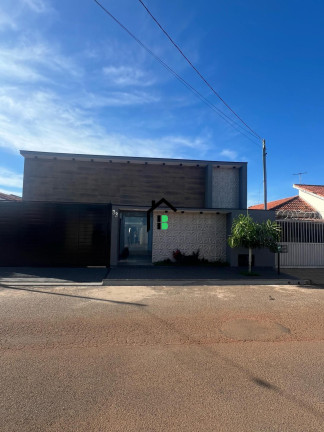 Casa com 3 Quartos à Venda, 220 m² em Belvedere - Patos De Minas