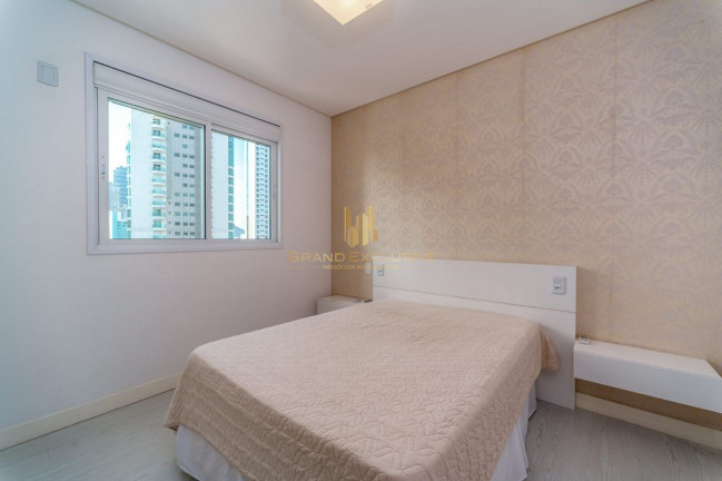 Imagem Apartamento com 3 Quartos à Venda, 131 m² em Centro - Balneário Camboriú Imagem Apartamento com 3 Quartos à Venda, 131 m² em Centro - Balneário Camboriú
