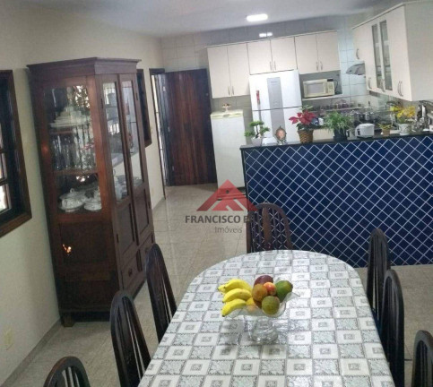 Imagem Casa com 3 Quartos à Venda, 82 m² em Centro - São Gonçalo Imagem Casa com 3 Quartos à Venda, 82 m² em Centro - São Gonçalo