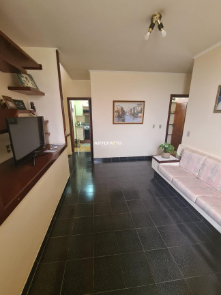 Imagem Casa com 5 Quartos à Venda, 282 m² em Centro - Franca