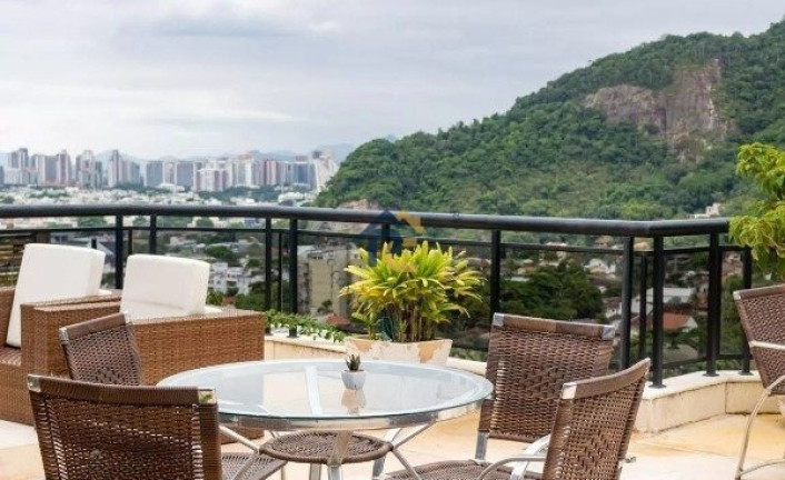 Casa com 3 Quartos para Alugar,  em Joá - Rio De Janeiro