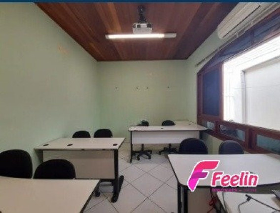 Imagem Casa com 4 Quartos à Venda, 115 m² em Centro - Florianópolis Imagem Casa com 4 Quartos à Venda, 115 m² em Centro - Florianópolis