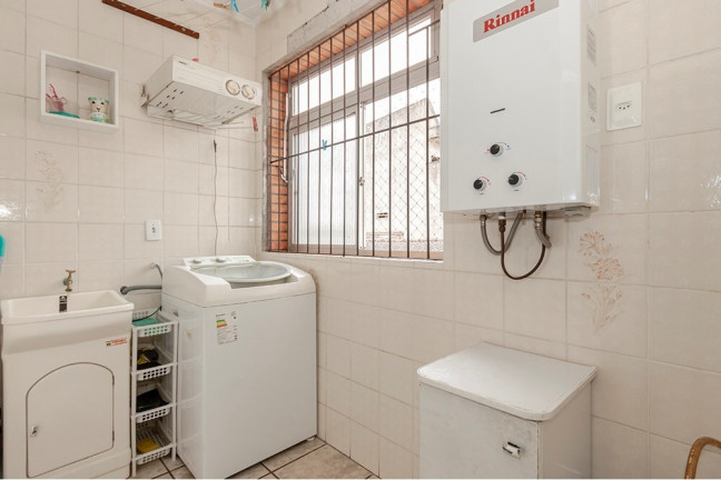 Imagem Casa com 3 Quartos à Venda, 167 m² em Vila Jardim - Porto Alegre Imagem Casa com 3 Quartos à Venda, 167 m² em Vila Jardim - Porto Alegre