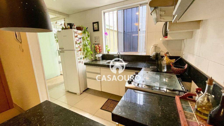 Imagem Apartamento com 3 Quartos à Venda, 130 m² em Santo Antônio - Belo Horizonte Imagem Apartamento com 3 Quartos à Venda, 130 m² em Santo Antônio - Belo Horizonte
