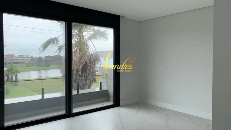 Imagem Casa de Condomínio com 4 Quartos à Venda, 270 m² em Remanso - Xangri-la