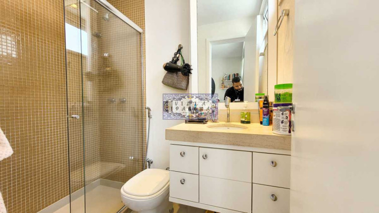 Imagem Apartamento com 3 Quartos à Venda, 130 m² em Lagoa - Rio De Janeiro Imagem Apartamento com 3 Quartos à Venda, 130 m² em Lagoa - Rio De Janeiro