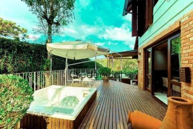 Imagem Casa com 6 Quartos à Venda, 337 m² em Santo Inácio - Curitiba Imagem Casa com 6 Quartos à Venda, 337 m² em Santo Inácio - Curitiba
