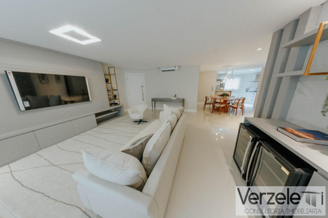 Imagem Apartamento com 3 Quartos à Venda, 164 m² em Pioneiros - Balneário Camboriú Imagem Apartamento com 3 Quartos à Venda, 164 m² em Pioneiros - Balneário Camboriú