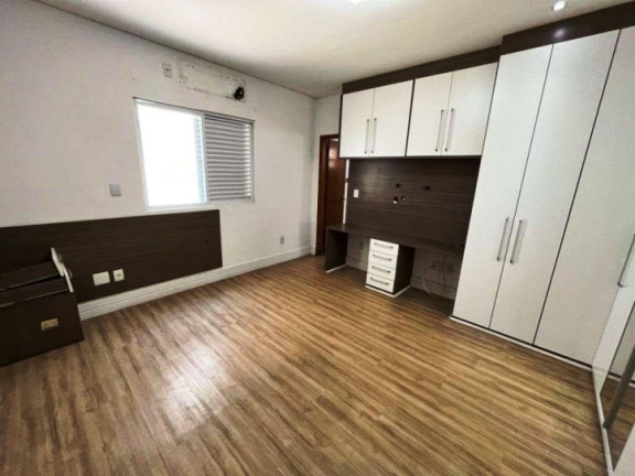 Imagem Casa com 3 Quartos à Venda, 160 m² em Estuário - Santos
