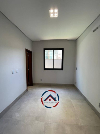 Imagem Casa com 3 Quartos à Venda, 432 m² em Petrópolis - Várzea Grande