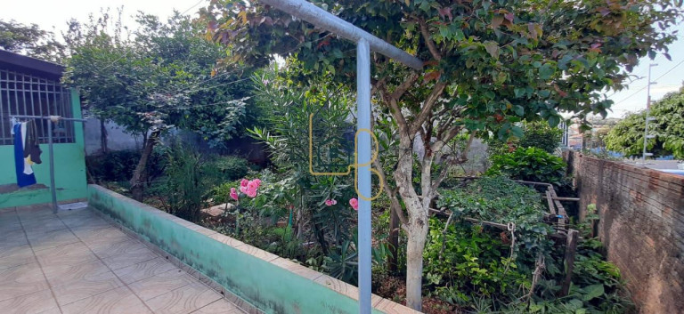 Imagem Casa com 2 Quartos à Venda, 50 m² em Jardim Leonor - Londrina
