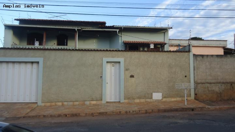 Imagem Casa com 3 Quartos à Venda, 150 m² em Centro - Mateus Leme