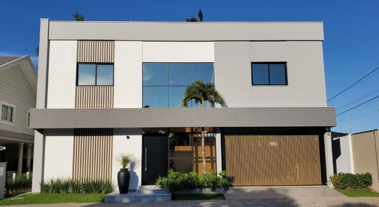 Imagem Casa com 4 Quartos à Venda, 250 m² em Barra - Balneário Camboriú Imagem Casa com 4 Quartos à Venda, 250 m² em Barra - Balneário Camboriú