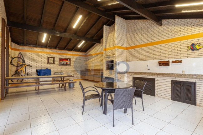 Imagem Casa com 4 Quartos à Venda, 335 m² em Paraíso (distrito) - Torres