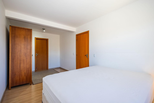 Imagem Sobrado com 3 Quartos à Venda, 192 m² em Pilarzinho - Curitiba