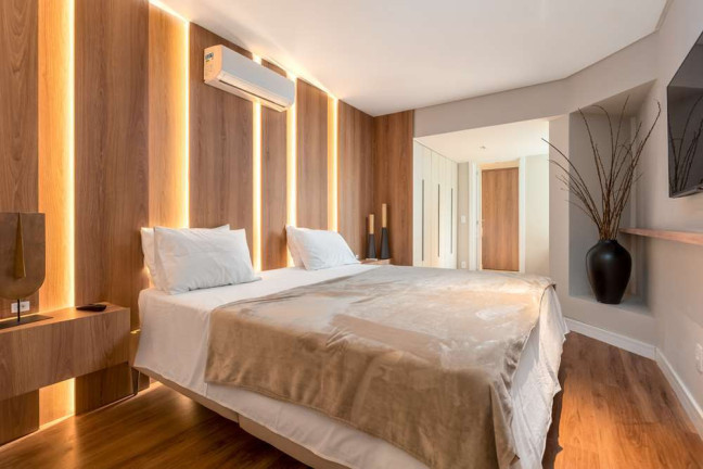 Imagem Imóvel com 4 Quartos à Venda, 149 m² em Centro - Balneário Camboriú Imagem Imóvel com 4 Quartos à Venda, 149 m² em Centro - Balneário Camboriú