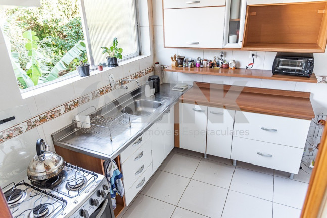 Imagem Imóvel com 2 Quartos à Venda, 111 m² em Santo Antônio - Porto Alegre Imagem Imóvel com 2 Quartos à Venda, 111 m² em Santo Antônio - Porto Alegre