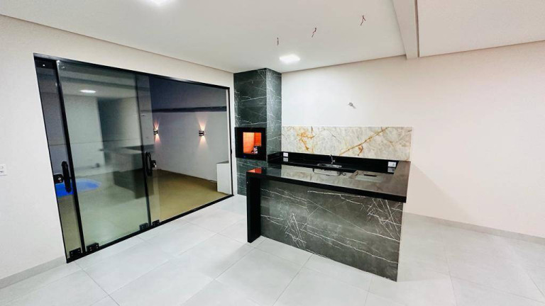 Imagem Casa com 3 Quartos à Venda, 127 m² em Jardim Califórnia - Cuiabá Imagem Casa com 3 Quartos à Venda, 127 m² em Jardim Califórnia - Cuiabá