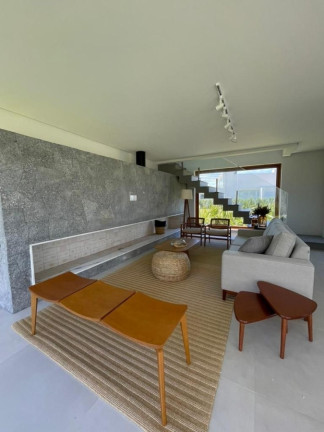 Casa com 4 Quartos à Venda,  em Centro - Xangri-lá