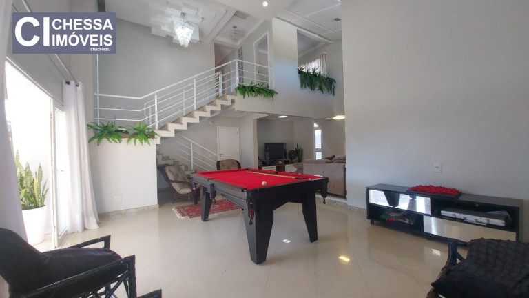 Imagem Sobrado com 3 Quartos à Venda, 527 m² em Cabeçudas - Itajaí