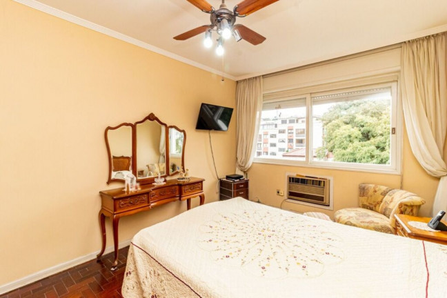 Imagem Imóvel com 3 Quartos à Venda, 100 m² em Menino Deus - Porto Alegre Imagem Imóvel com 3 Quartos à Venda, 100 m² em Menino Deus - Porto Alegre