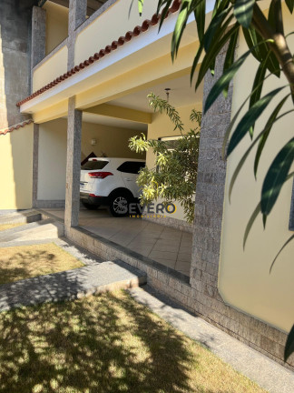 Imagem Casa com 3 Quartos à Venda, 360 m² em Mutuá - São Gonçalo