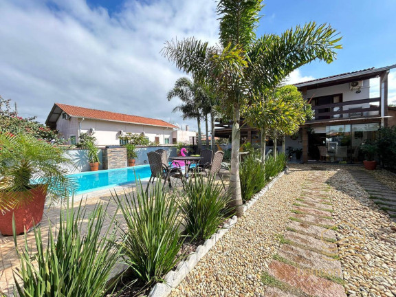 Imagem Casa com 3 Quartos à Venda, 200 m² em Salinas - Balneário Barra Do Sul Imagem Casa com 3 Quartos à Venda, 200 m² em Salinas - Balneário Barra Do Sul